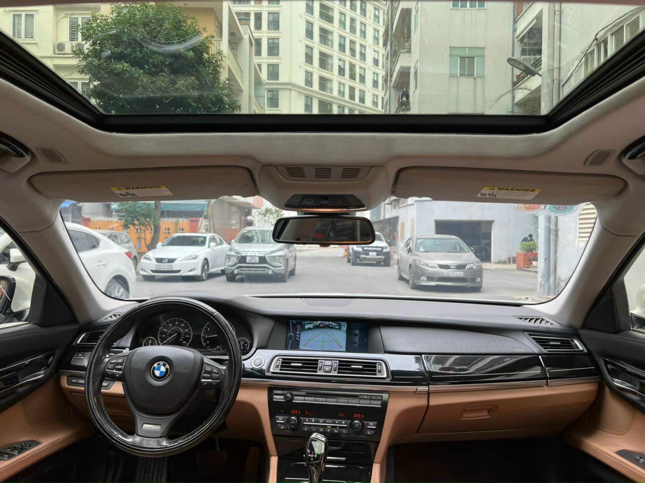 BMW 750Li rao bán ngang giá Vios 2023: Chủ xe thổ lộ 'không đăng kiểm được' nên quyết định bán - Ảnh 3.