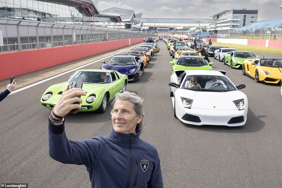 Kỷ lục gần 400 xe Lamborghini trên đường đua cùng lúc - Ảnh 3.