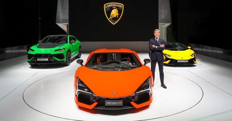 "Siêu bò bất kham" Lamborghini Revuelto hóa hàng "hot" khi khách hàng phải chờ tới 3 năm mới nhận được xe