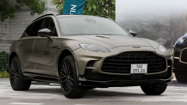 'Soi' Aston Martin DBX707 - siêu xe SUV giá 22 tỉ đồng tại Việt Nam   - Ảnh 1.