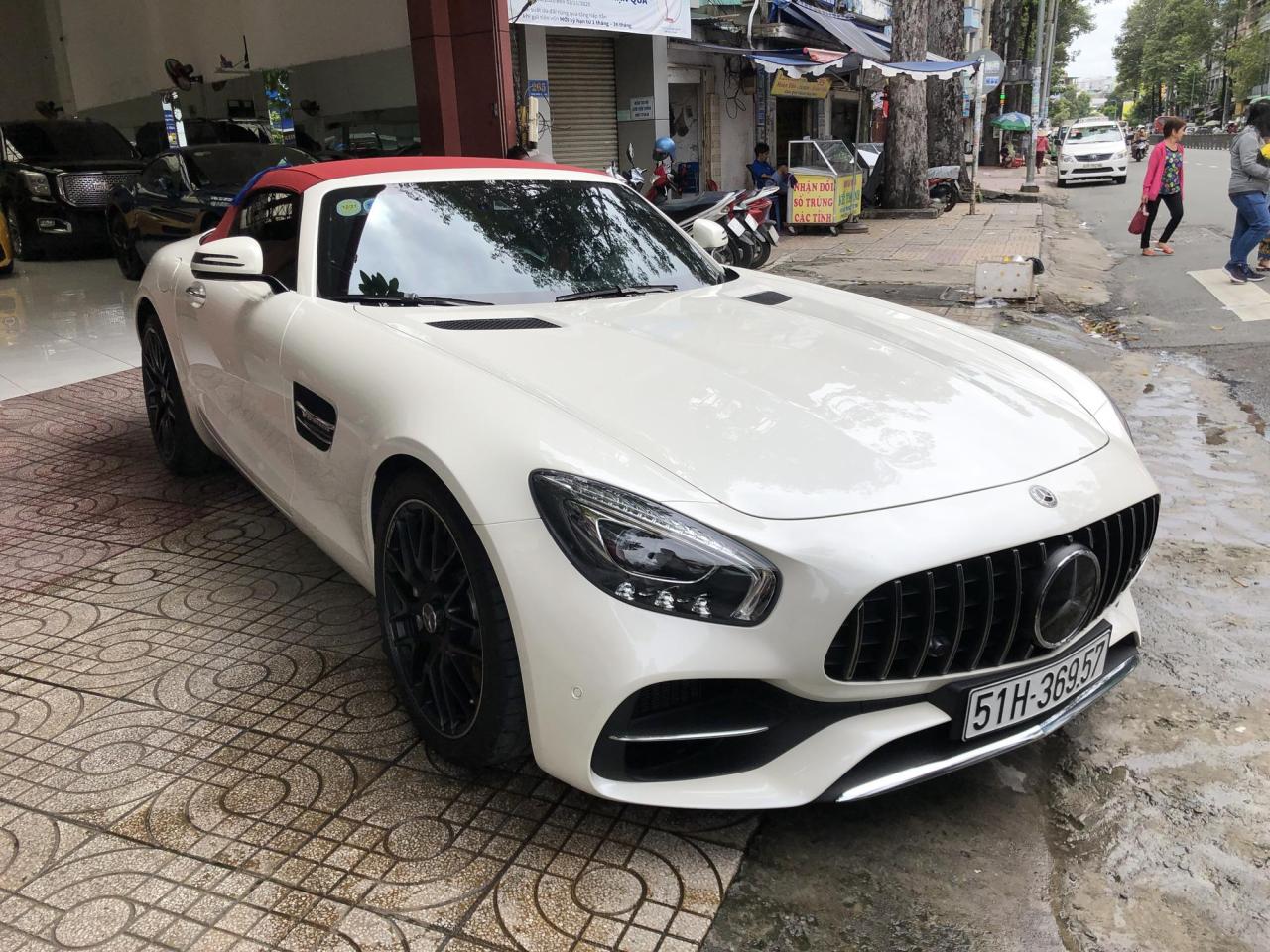 Về tay chủ mới, Mercedes-AMG GT Roadster độc nhất Việt Nam chính thức sở  hữu biển số Sài Gòn
