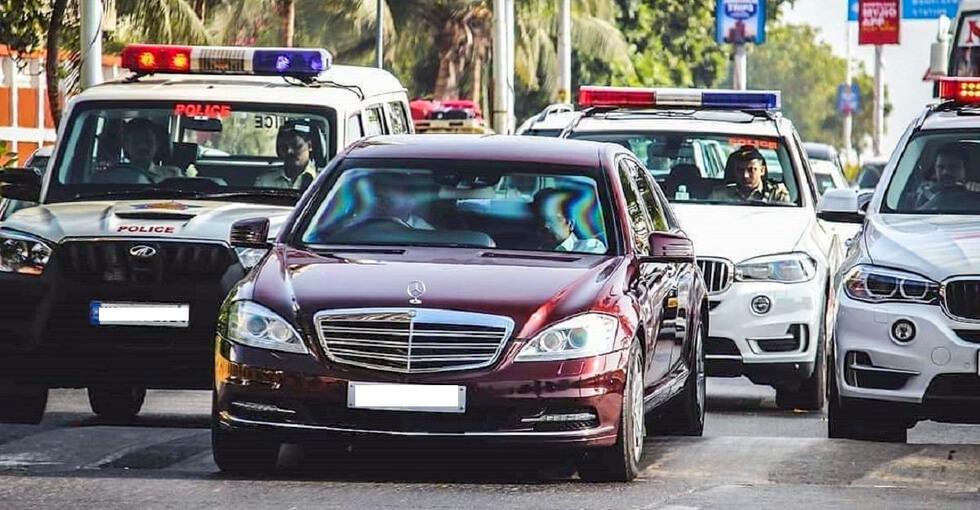 Người giàu nhất châu Á: Vệ sĩ đi Mercedes-AMG G63 1,2 triệu, chủ đi Rolls-Royce Cullinan 2 triệu USD - Ảnh 10.