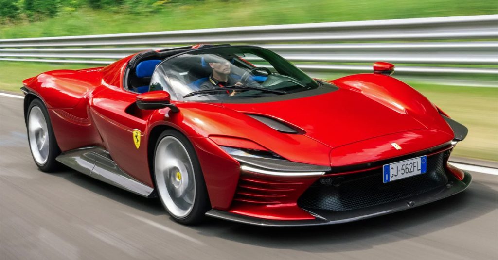 Nguyên nhân gì khiến thương hiệu siêu xe hàng đầu thế giới Ferrari không từ bỏ động cơ đốt trong?