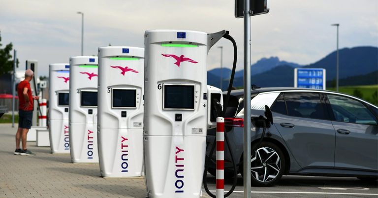 Doanh số xe điện tại thị trường châu Âu tăng đột biến, "thiên thời, địa lợi, nhân hòa" cho VinFast và tất cả các hãng xe thế giới