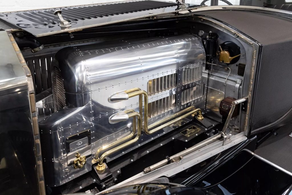 "Đồ cổ" siêu sang Rolls-Royce Phantom II 1929 thay thế bằng động cơ điện giúp tăng sức mạnh gấp 4 lần nguyên bản