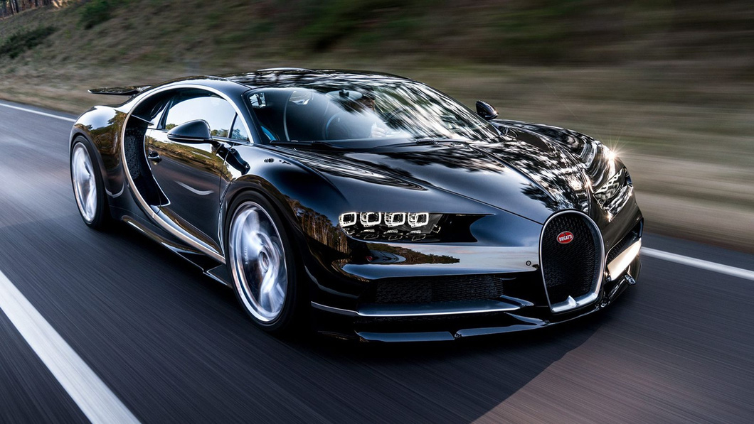 Một khoản phải tính kỹ là chi phí bảo dưỡng. Bugatti Chiron mới được bảo hành 4 năm với số km không giới hạn. Sau khi hết hạn, chủ xe sẽ quyết định mua gia hạn hoặc trả tiền cho mỗi lần bảo dưỡng.