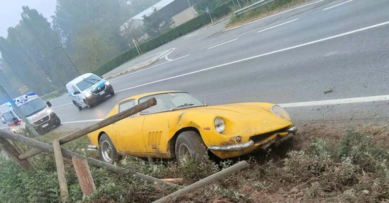 "Ngựa chồm" Ferrari 275 GTB siêu hiếm trị giá hơn 71 tỷ gặp nạn ở Ý: Tài xế không sao nhưng ví tiền sẽ thiệt hại lớn