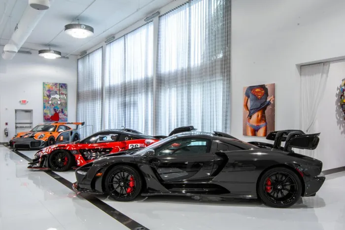 Sotheby’s Motorsport, liên doanh giữa hệ sinh thái duPont REGISTRY Group và nhà đấu giá ôtô sang trọng RM Sotheby’s đã công bố 2 chiếc xe McLaren và Lamborghini thuộc The Ikonick của nhà sưu tập huyền thoại Barry Skolnick.
