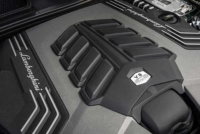 Hàng ghế sau của xe siêu SUV Lamborghini Urus cũng có thể tùy biến theo kiểu 3 ghế ngồi bình thường hoặc khách hàng có thể yêu cầu 2 ghế ngồi độc lập cùng với hệ thống giải trí riêng.