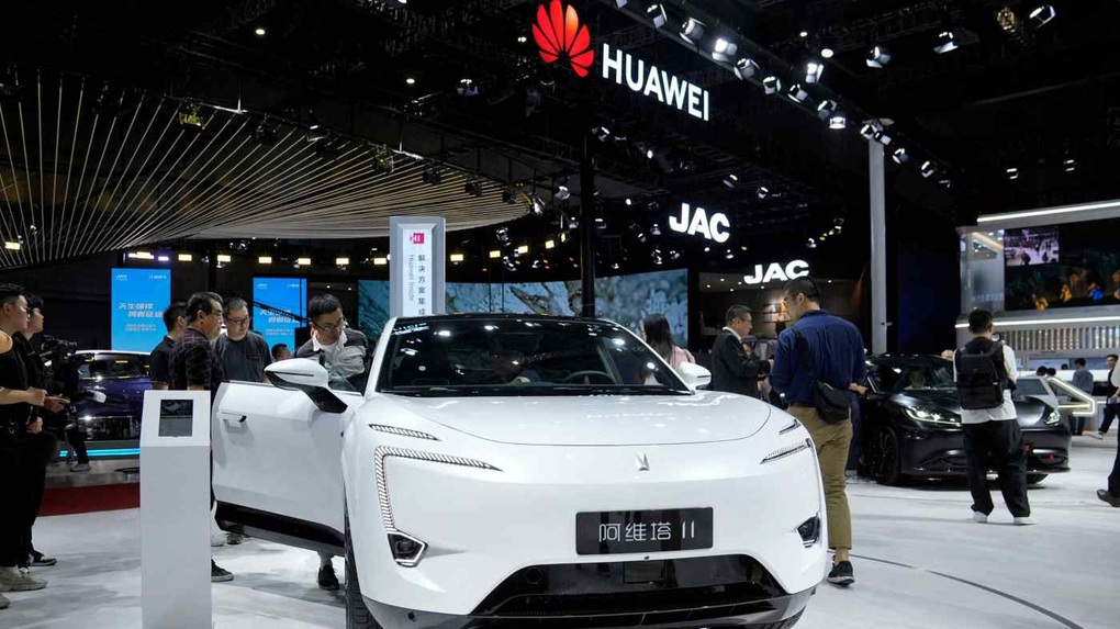 Huawei tiến sâu vào lĩnh vực ô tô bằng cách bắt tay ông lớn, quyết có lãi - 1