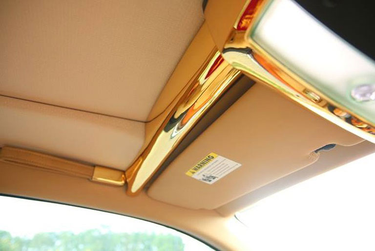 nội thất xe Rolls-Royce mạ vàng