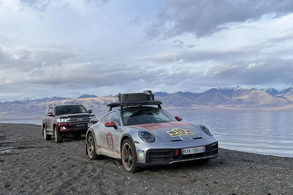 Porsche 911 Dakar thứ 3 về Việt Nam, sẽ cùng chủ xe đi xuyên lục địa Á - Âu - 11