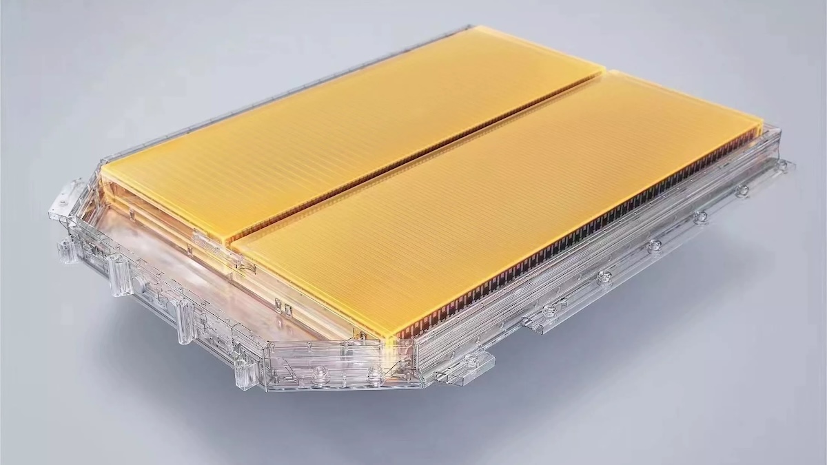 golden-battery-pin-cua-zeekr-2.jpeg (166 KB)