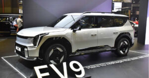 Điểm mặt loạt xe ra mắt ấn tượng tại Singapore Motor Show 2024: VinFast không tham gia, đối thủ của VF9 tại Mỹ cũng xuất hiện