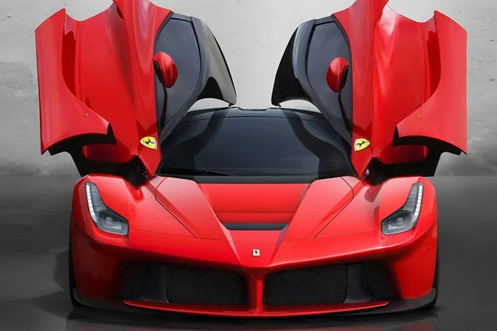 Giá xe Ferrari LaFerrari lúc mới ra mắt là 1,3 triệu đô la nhưng hiện tại, để mua xe đã qua sử dụng, các đại gia cần chi ra ít nhất hơn 2,65 triệu đô la nếu may mắn tìm thấy chủ xe LaFerrari nào muốn bán rẻ, còn không, các đại lý thường rao bán lại xe Ferrari LaFerrari trên 3,1 triệu đô la.