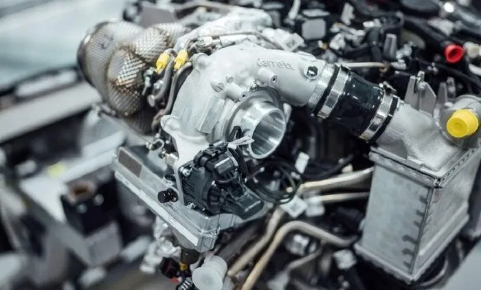 Công dụng của turbo tăng áp là tăng công suất động cơ ô tô. (Ảnh minh họa).