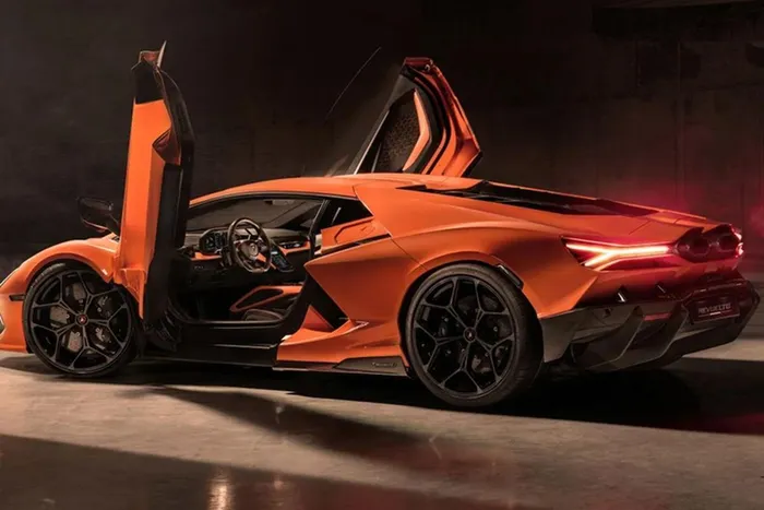 Lamborghini kỳ vọng Revuelto sẽ đóng vai trò quan trọng trong sự phát triển của thương hiệu tại 3 thị trường quan trọng nhất. Mỹ vẫn là thị trường lớn nhất đối với các mẫu xe Lamborghini, tiếp theo là Đức và Trung Quốc.