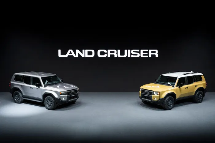  Ra mắt vào tháng 8/2023, Toyota Land Cruiser Prado 2024 (hoặc được biết đến với tên gọi Toyota Land Cruiser tại các thị trường như Mỹ, châu Âu...) đã tạo ra sức hút đáng ngạc nhiên tại nhiều thị trường với phong cách retro độc đáo. 