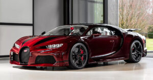 Cận cảnh Bugatti Chiron Red Dragon – Siêu xe dành cho đại gia tuổi Thìn: Vỏ carbon chuyển màu, thêm cửa sổ trời tốn hơn 1,5 tỷ