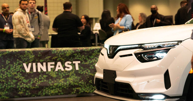 VinFast lần đầu tham dự Triển lãm ô tô quốc tế Vancouver 2024 nơi quy tụ hàng trăm mẫu xe trên thế giới với dải sản phẩm đa dạng
