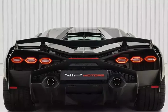 Vị trí của bộ siêu tụ điện trên siêu xe Lamborghini Sian là giữa khoang lái và khoang động cơ nhằm mang đến tỷ lệ phân bổ trọng lượng tối ưu.