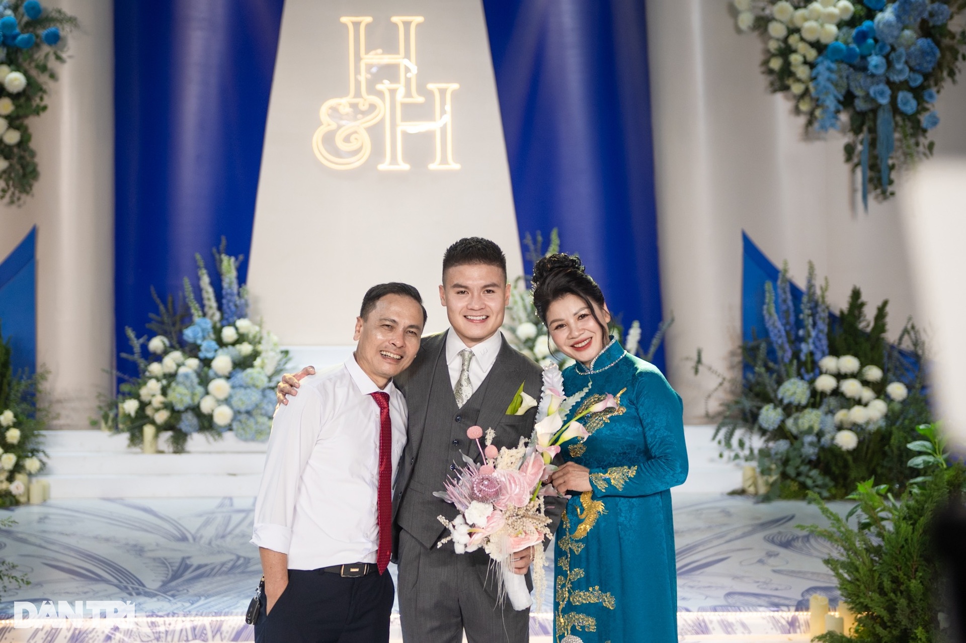 Đám cưới Quang Hải: Dựng rạp 2.000m2 đón 1.200 khách, rước dâu bằng xe sang - 8