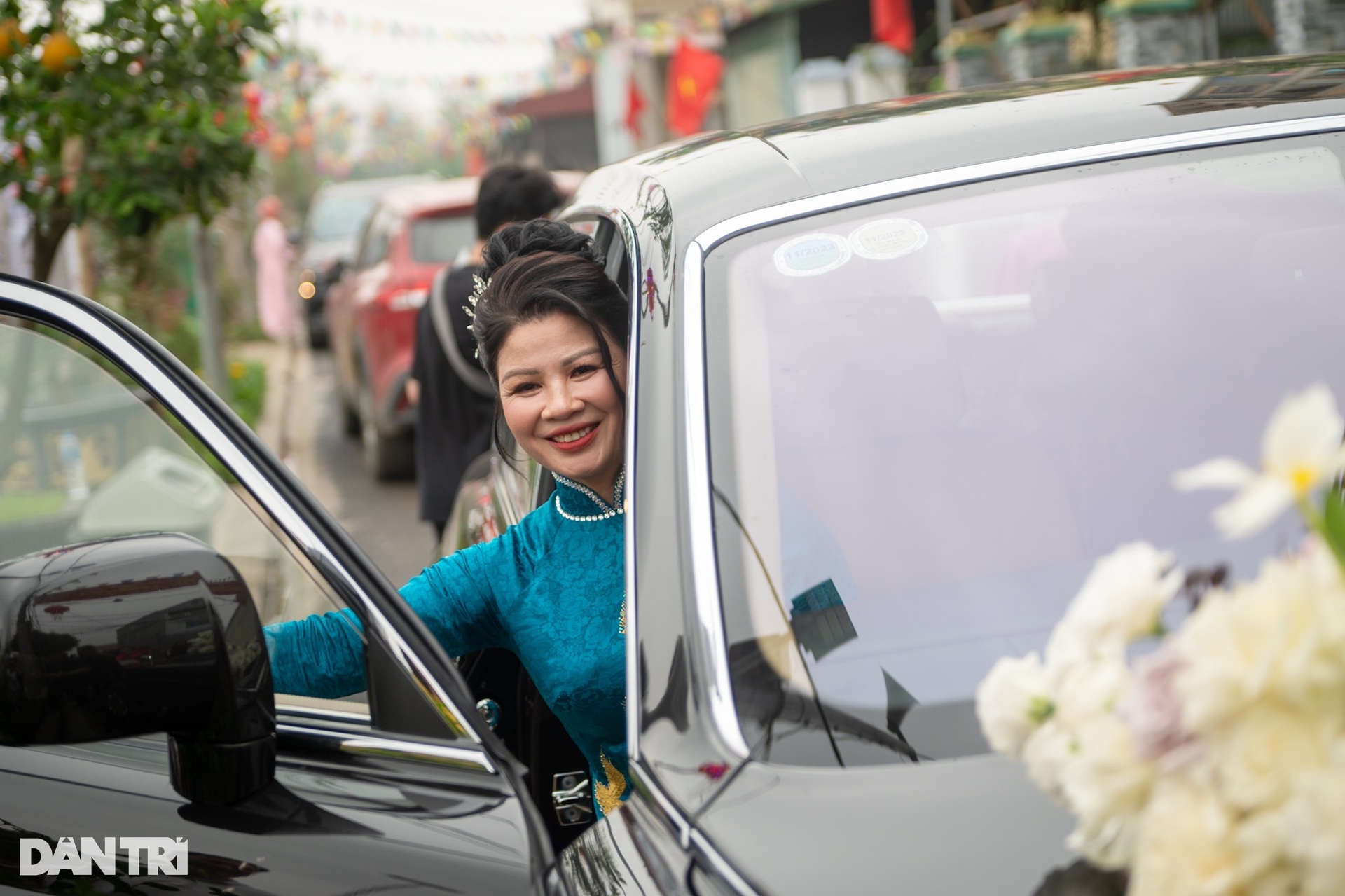Đám cưới Quang Hải: Dựng rạp 2.000m2 đón 1.200 khách, rước dâu bằng xe sang - 13