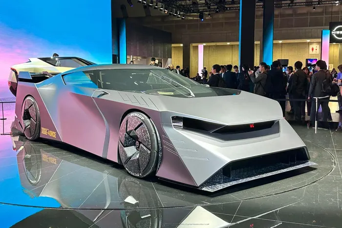  Trước đó, Nissan đã đánh tiếng về việc ra mắt dòng xe thay thế GT-R R35 bằng mẫu concept Hyper Force, ra mắt tại triển lãm Japan Mobility Show vào tháng 10/2023. 