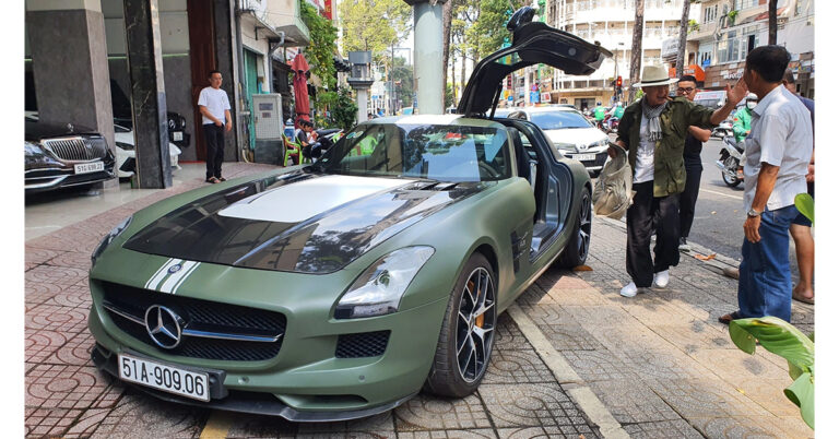 Tậu siêu xe chẳng khác gì "ra chợ mua rau", Chủ tịch Đặng Lê Nguyên Vũ tiếp tục đón bộ đôi xe hiếm, có chiếc độc nhất Việt Nam
