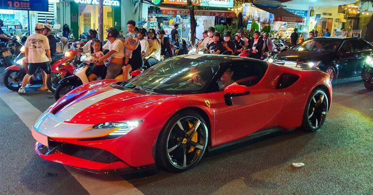Bắt gặp "siêu ngựa chồm" Ferrari SF90 Stradale Assetto Fiorano đầu tiên tại Việt Nam ra biển số