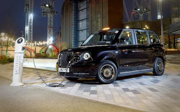  Đội xe taxi Black Cab của thành phố London (Anh) đã được điện hóa hơn một nửa. Ảnh: LEVC. 