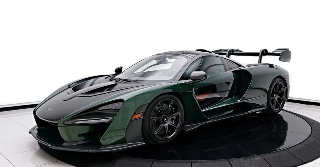 Cận cảnh vẻ đẹp khó tả của siêu phẩm McLaren Senna độc nhất thế giới trước màn "donut" giữa đường phố