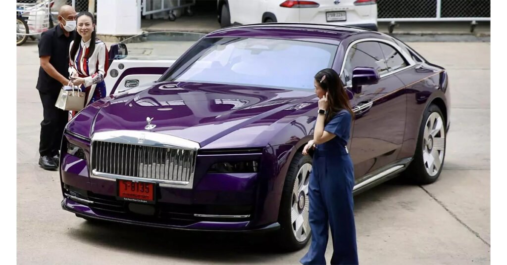 Madam Pang - Chủ tịch liên đoàn bóng đá Thái Lan chơi lớn tậu "giường ngủ di động" Rolls-Royce Spectre hơn 20 tỷ