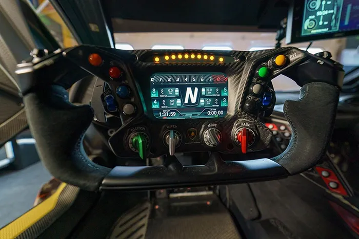 Giám đốc bộ phận Motorsport của Lamborghini, Giorgio Sanna, cho biết nhà sản xuất sẽ đặt mục tiêu chỉ chạy một chiếc xe duy nhất trong các phiên bản năm 2024 của WEC và IMSA, với kế hoạch tham gia kép cho giải đua 24 giờ Le Mans năm 2024, và có thể là vòng Circuit of the Americas của WEC.