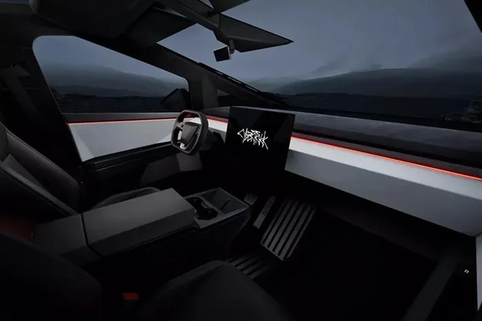 Đến năm 2025, hãng Tesla mới bắt đầu bán bản RWD ra thị trường. Điểm nhấn của mẫu xe bán tải thuần điện này chính là phần thân vỏ bên ngoài bằng thép không gỉ và không sơn màu. Ông Musk miêu tả phần thân vỏ này như "bộ xương bên ngoài" giúp Cybertruck có độ cứng xoắn cao hơn cả siêu xe McLaren P1 và chống được đạn.