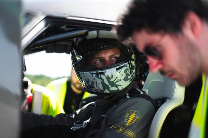  Cụ thể, Koenigsegg Jesko Absolut chỉ mất 27,83 giây để đạt thành tích 0-400-0 km/h, nhanh hơn 0,98 giây so với kỷ lục trước đó do Koenigsegg Regera lập ra vào năm 2023. 