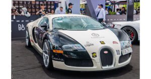 Ngắm cận cảnh Bugatti Veyron gần 50 tỷ của "vua cà phê" Đặng Lê Nguyên Vũ trưng bày tại Gumball 3000