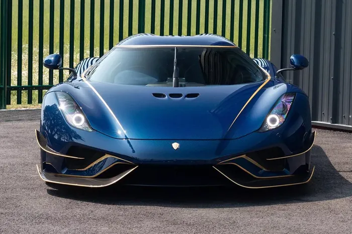 Tuy nhiên, hiện tại mẫu siêu xe Koenigsegg Regera này đang được đưa lên sàn tìm kiếm một ngôi nhà mới và điều “khó nhất” để sở hữu chiếc xe này chính là mức giá 4,7 triệu Đô. Chiếc Regera này được xuất hiện lần đầu từ giữa năm 2020 và ở thời điểm này, mẫu xe đã được bàn giao cho chủ sở hữu người Anh.