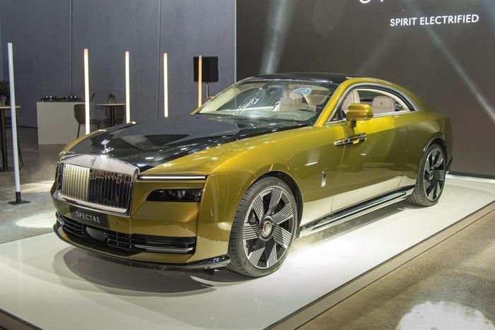 Rolls-Royce Spectre có mức tiêu thụ điện 458 Wh/h theo số liệu công bố trên hệ thống dữ liệu Cục Đăng kiểm Việt Nam.